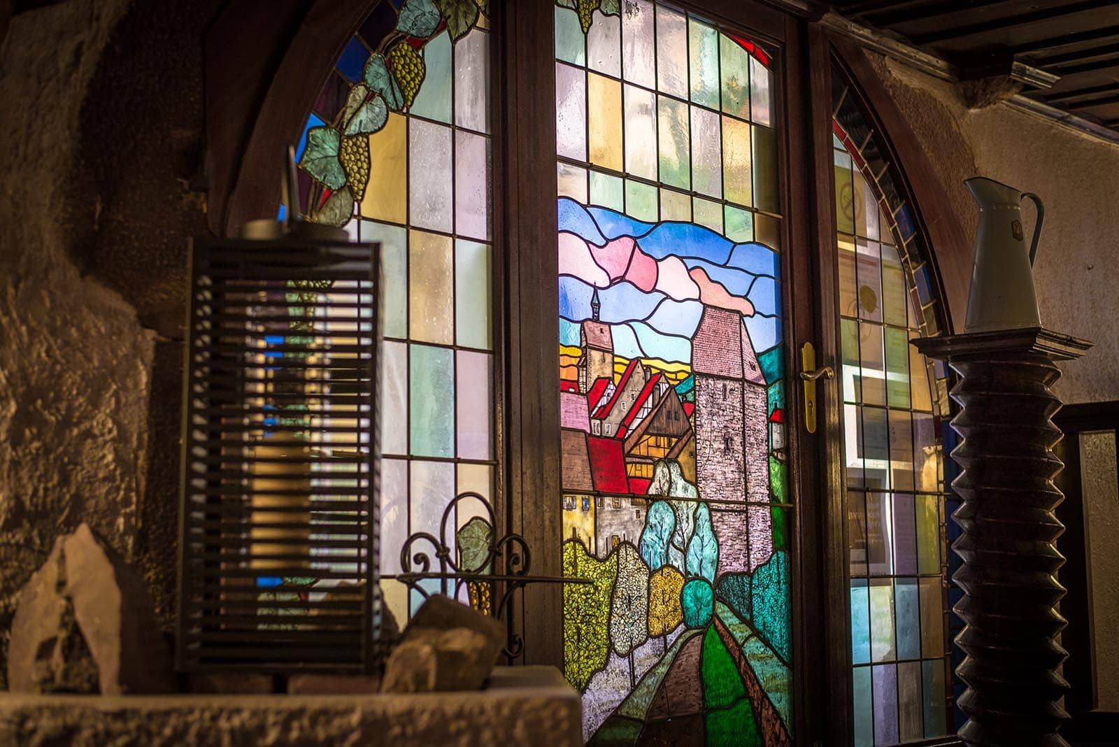 Hôtel La Couronne à Riquewihr, un hôtel de charme sur la route des vins d'Alsace, en plein coeur du vignoble et d'un village médiéval