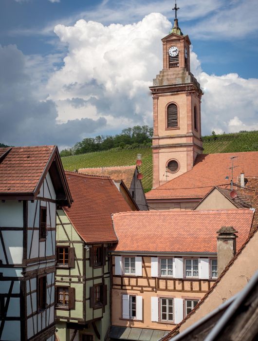 Hotel La Couronne in Riquewihr, ein charmantes Hotel an der Elsässer Weinstraße, im Herzen der Weinberge und eines mittelalterlichen Dorfes.