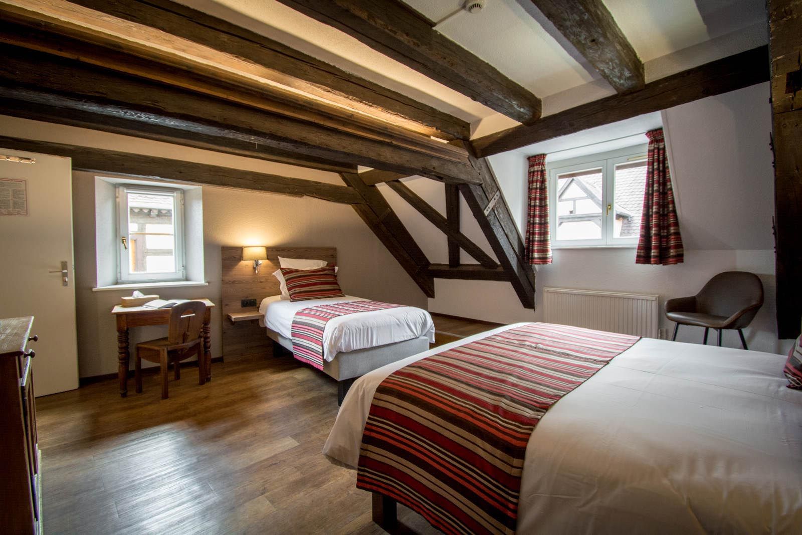 Hôtel La Couronne in Riquewihr : a hotel of charm on the Alsatian wine route, in the heart of the vineyard and a medieval village